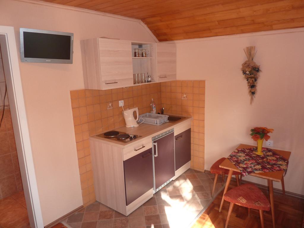 Vadasztanya Apartmanhazak Siofok Phòng bức ảnh