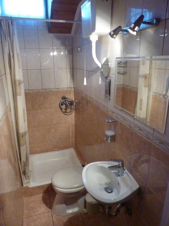 Vadasztanya Apartmanhazak Siofok Phòng bức ảnh