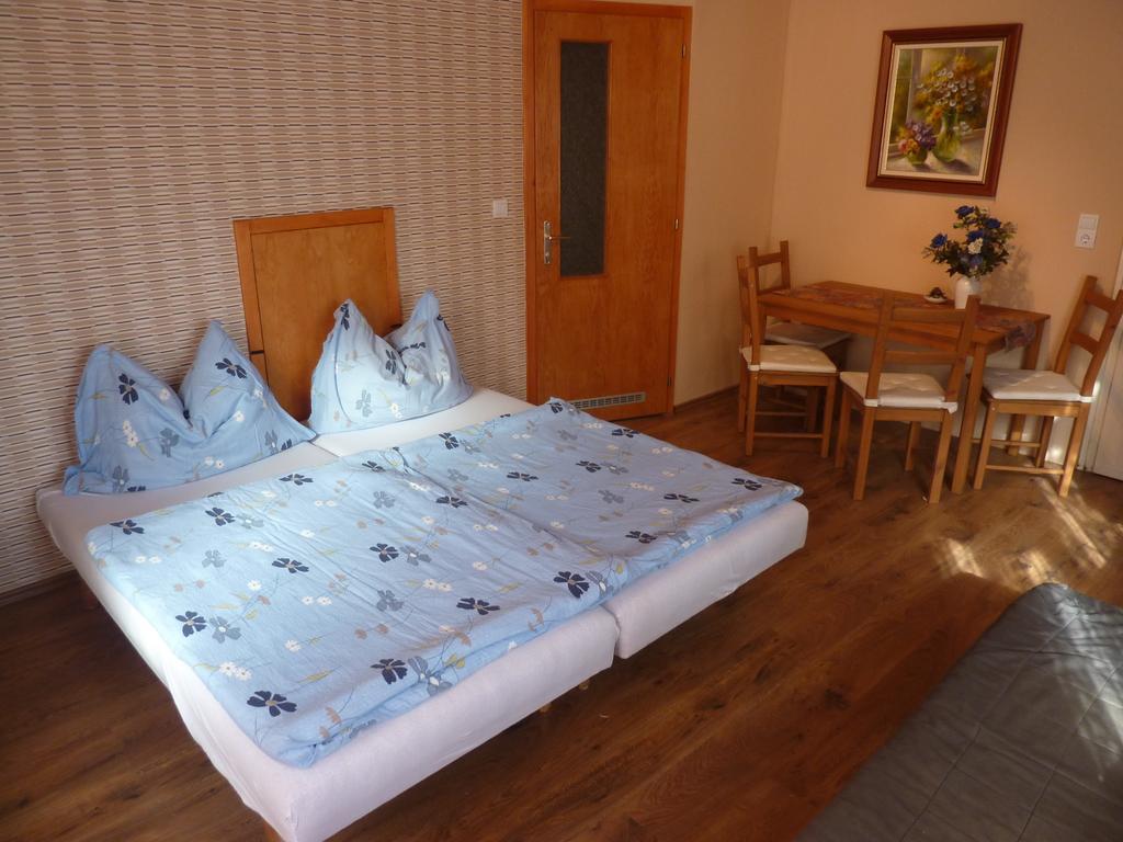 Vadasztanya Apartmanhazak Siofok Phòng bức ảnh