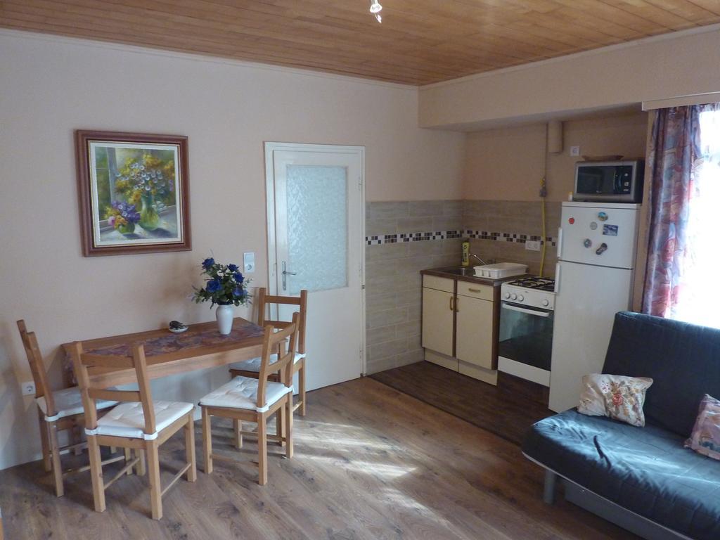 Vadasztanya Apartmanhazak Siofok Phòng bức ảnh