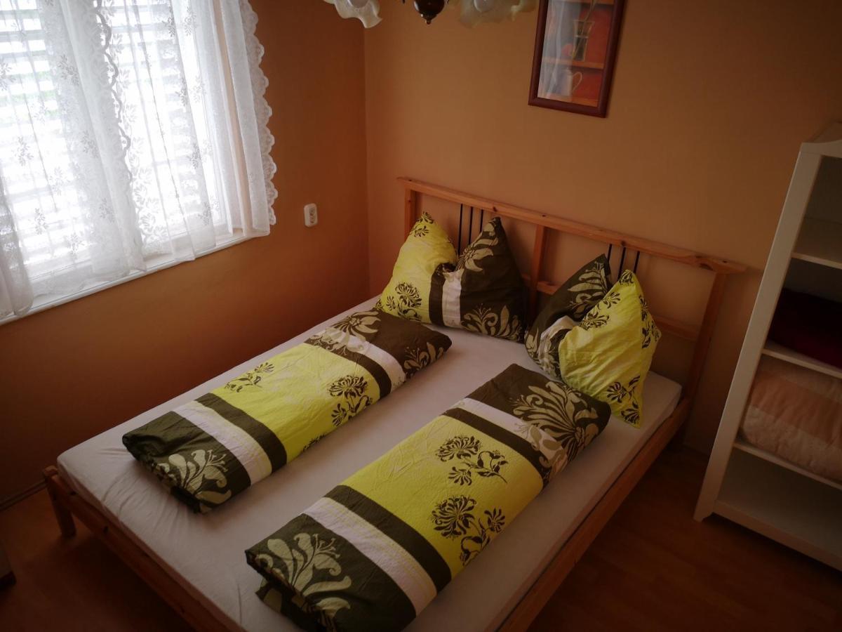 Vadasztanya Apartmanhazak Siofok Ngoại thất bức ảnh