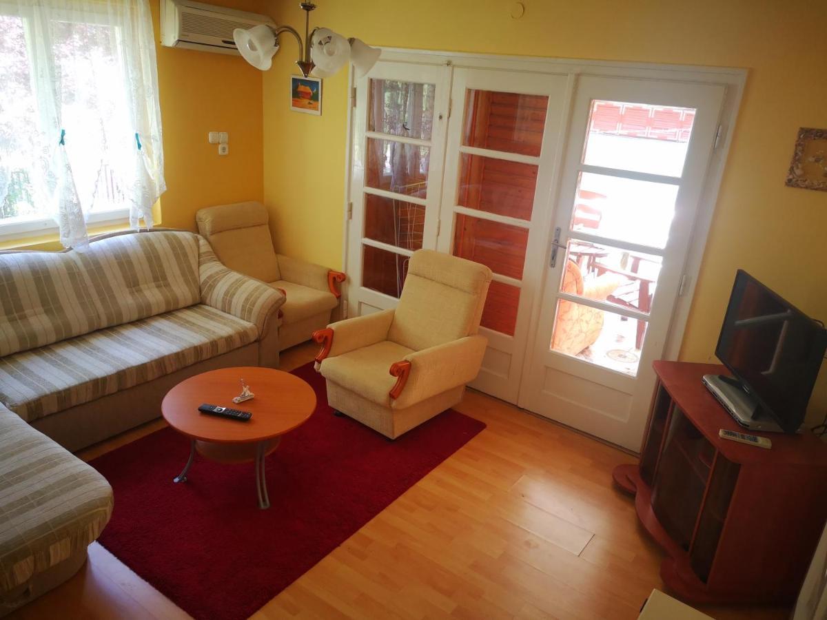 Vadasztanya Apartmanhazak Siofok Ngoại thất bức ảnh