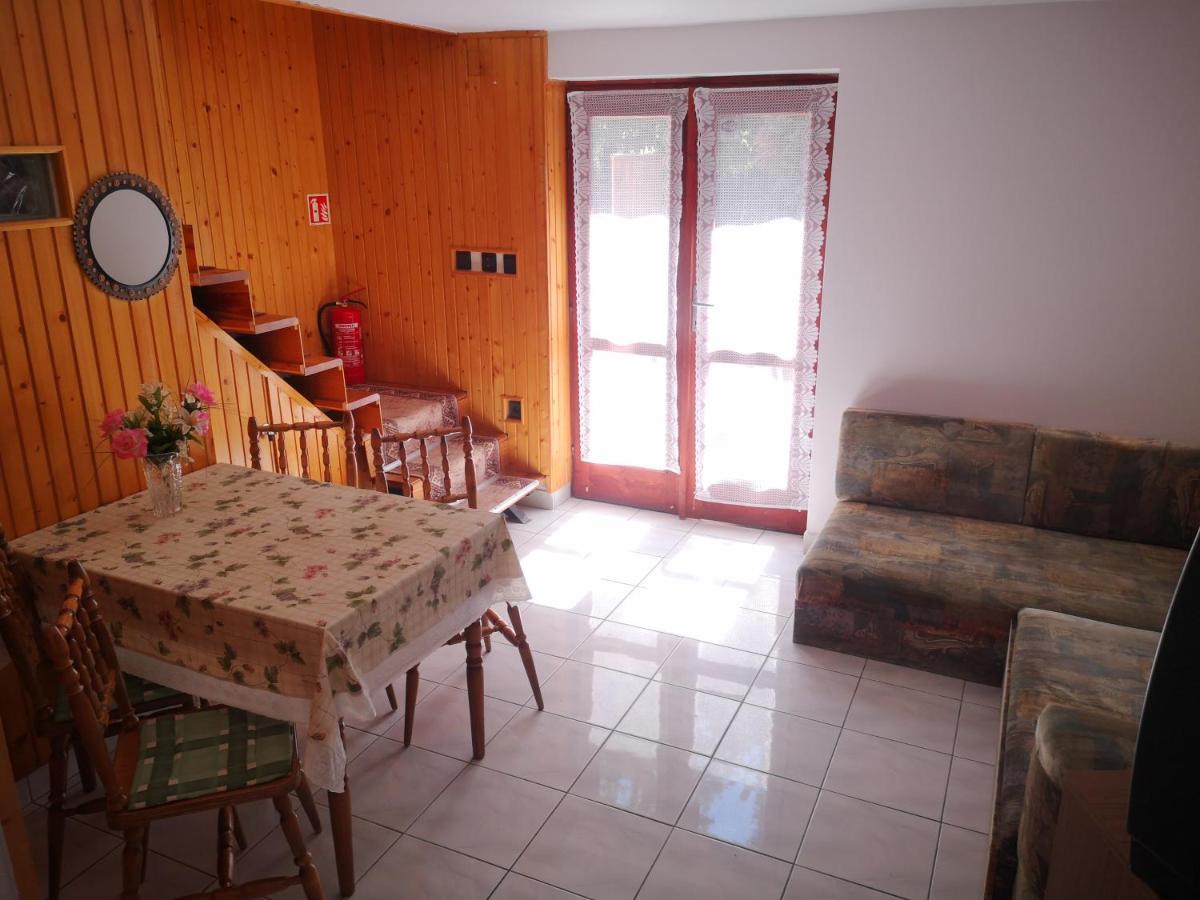 Vadasztanya Apartmanhazak Siofok Ngoại thất bức ảnh