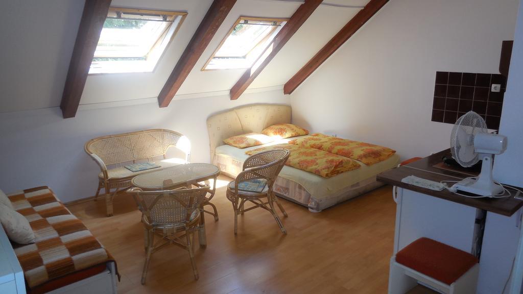 Vadasztanya Apartmanhazak Siofok Ngoại thất bức ảnh
