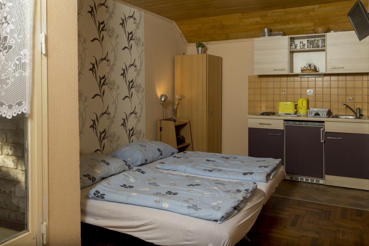 Vadasztanya Apartmanhazak Siofok Ngoại thất bức ảnh