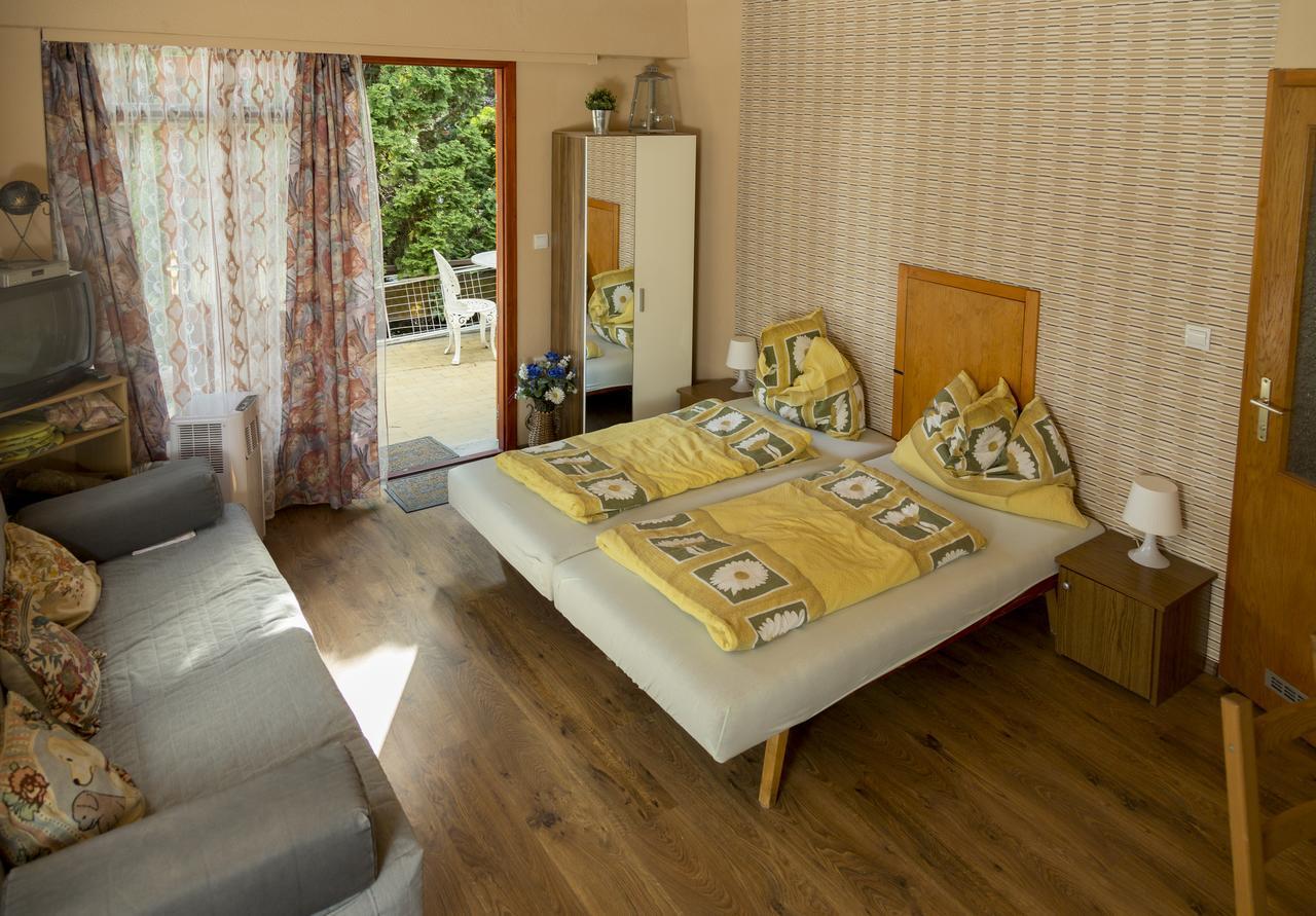 Vadasztanya Apartmanhazak Siofok Ngoại thất bức ảnh